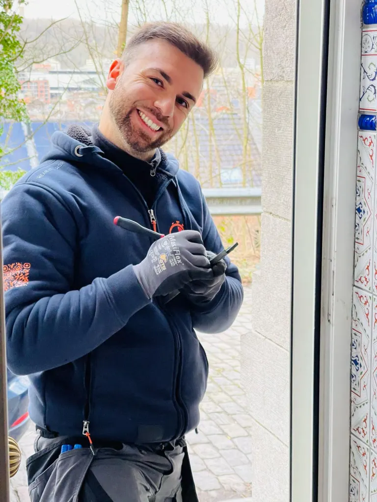 Jonathan, serrurier professionnel à Liège